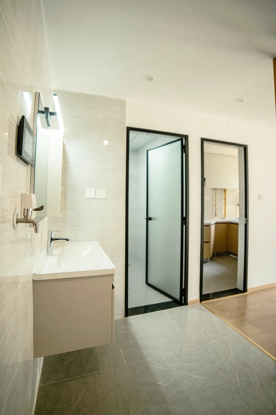 1760178907252048159.jpg 8d3cf57b6e161f4d19cf508063b8ab16.jpg