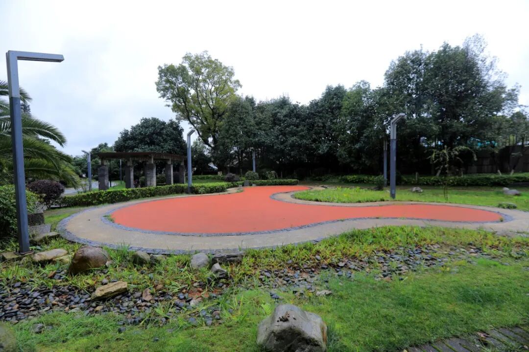 1761269890933064711.jpg f36d96319f3d8c9ff334e876da47ec30.jpg